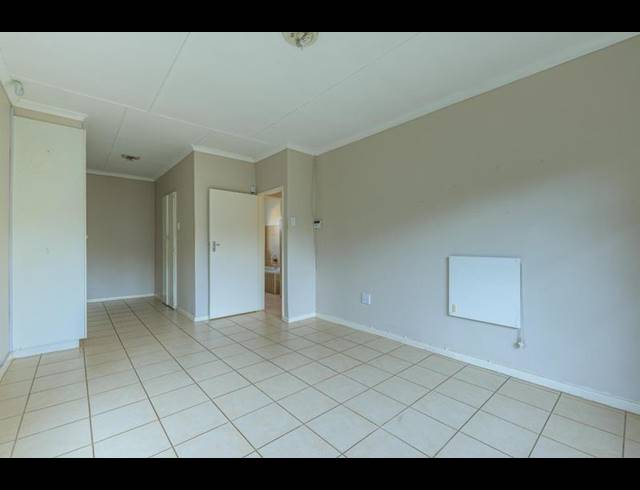 2 BEDROOM TOWNHOUSE FOR SALE IN HOWICK NORTH